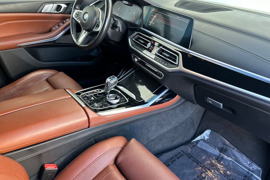 Used 2019 BMW X7 xDrive50i w/ M Sport Package image 16