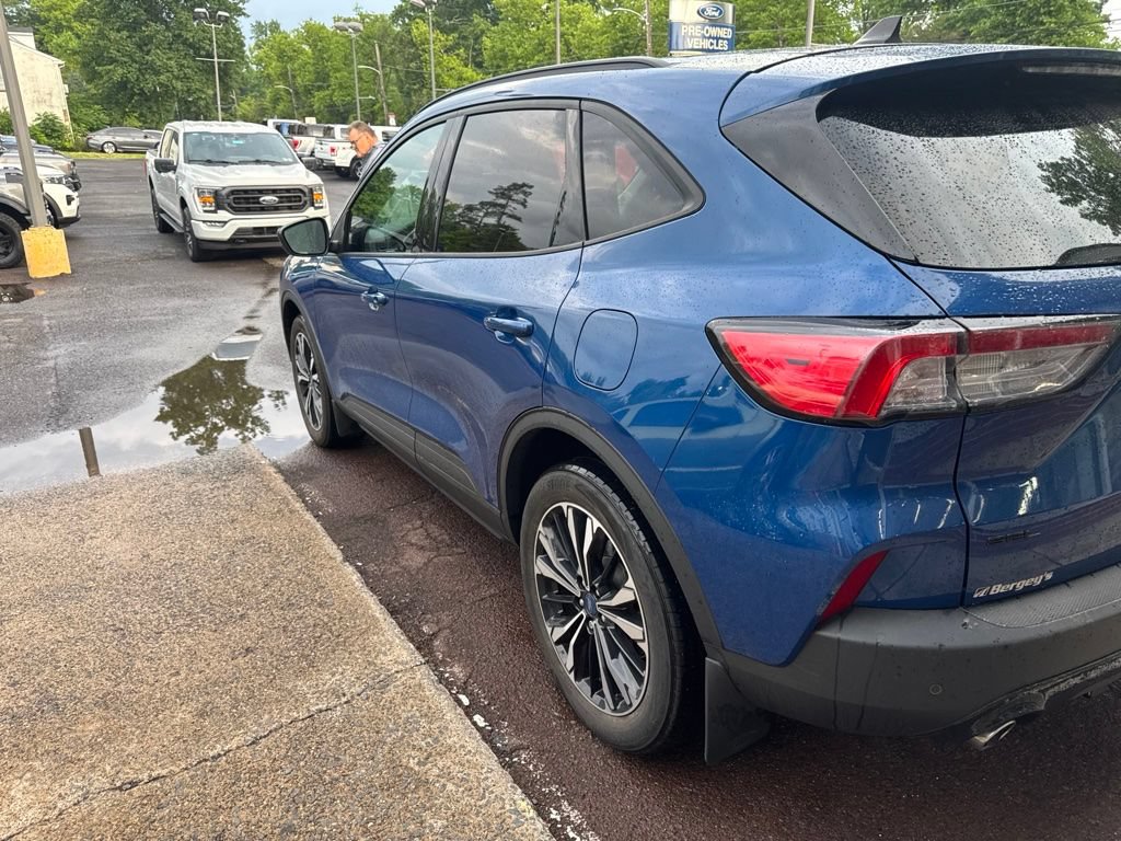 Certified 2022 Ford Escape SEL w/ SEL Stealth AWD Package image 5