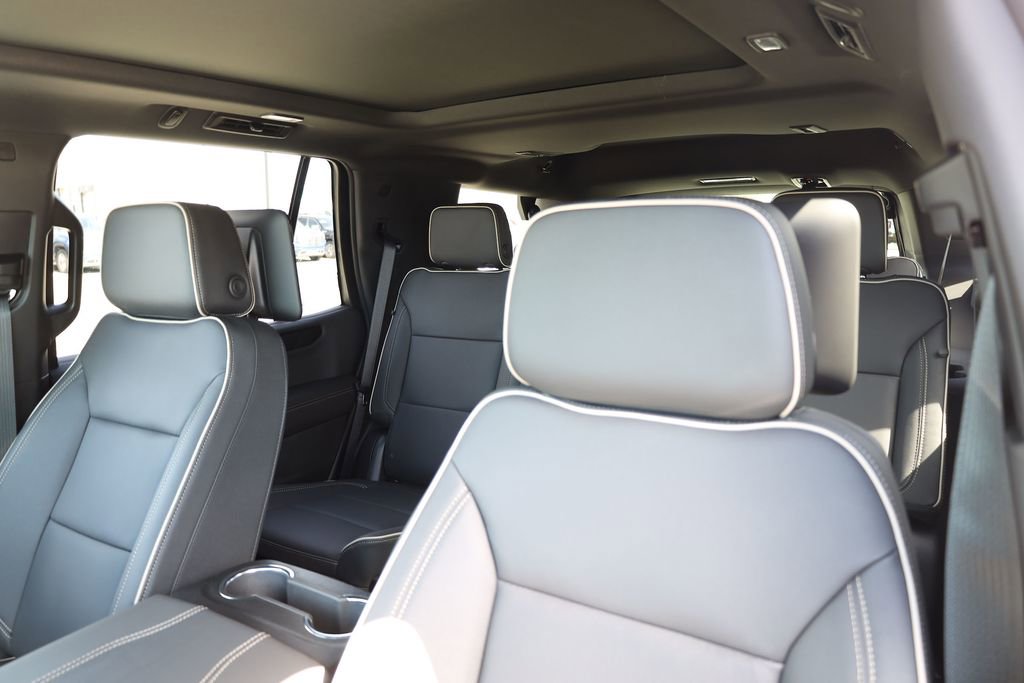 New 2026 GMC Yukon Elevation w/ Elevation Premium Package AWD/4WD image 17