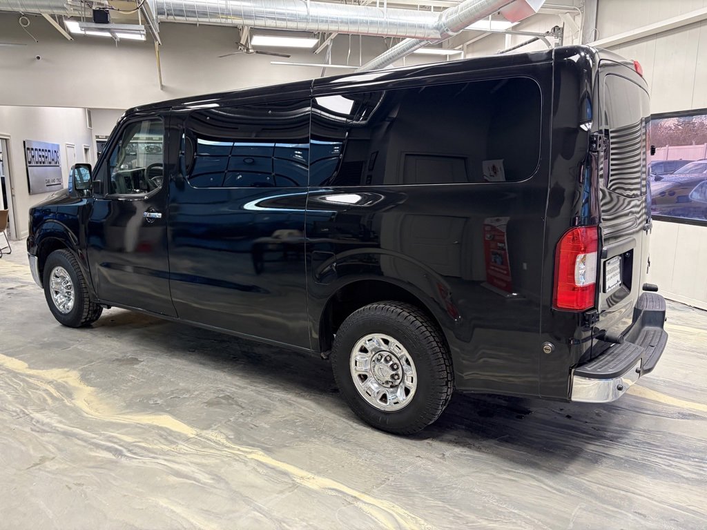 Used 2012 Nissan NV 3500 SV image 32