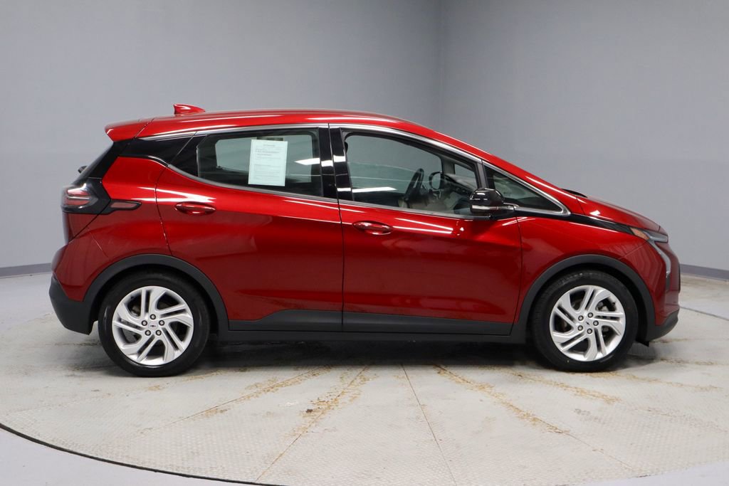 Used 2022 Chevrolet Bolt LT FWD image 6