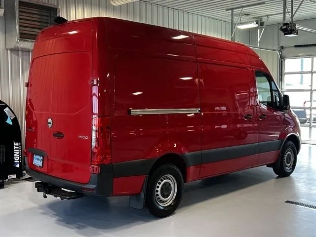 Used 2019 Freightliner Sprinter 2500 RWD image 3