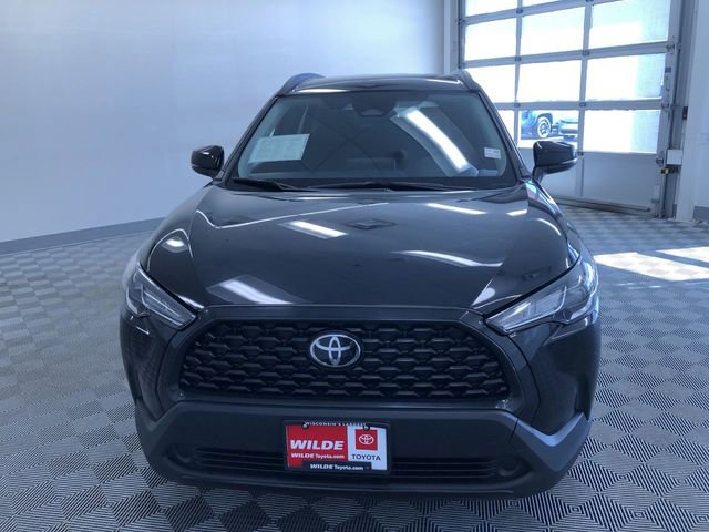 Used 2025 Toyota Corolla Cross LE image 7