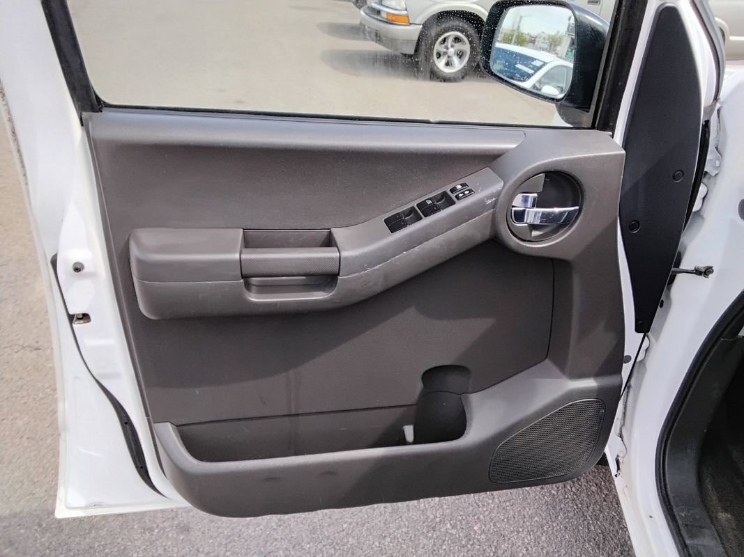 Used 2012 Nissan Xterra PRO-4X w/ Pro-4x Leather Pkg AWD/4WD image 8