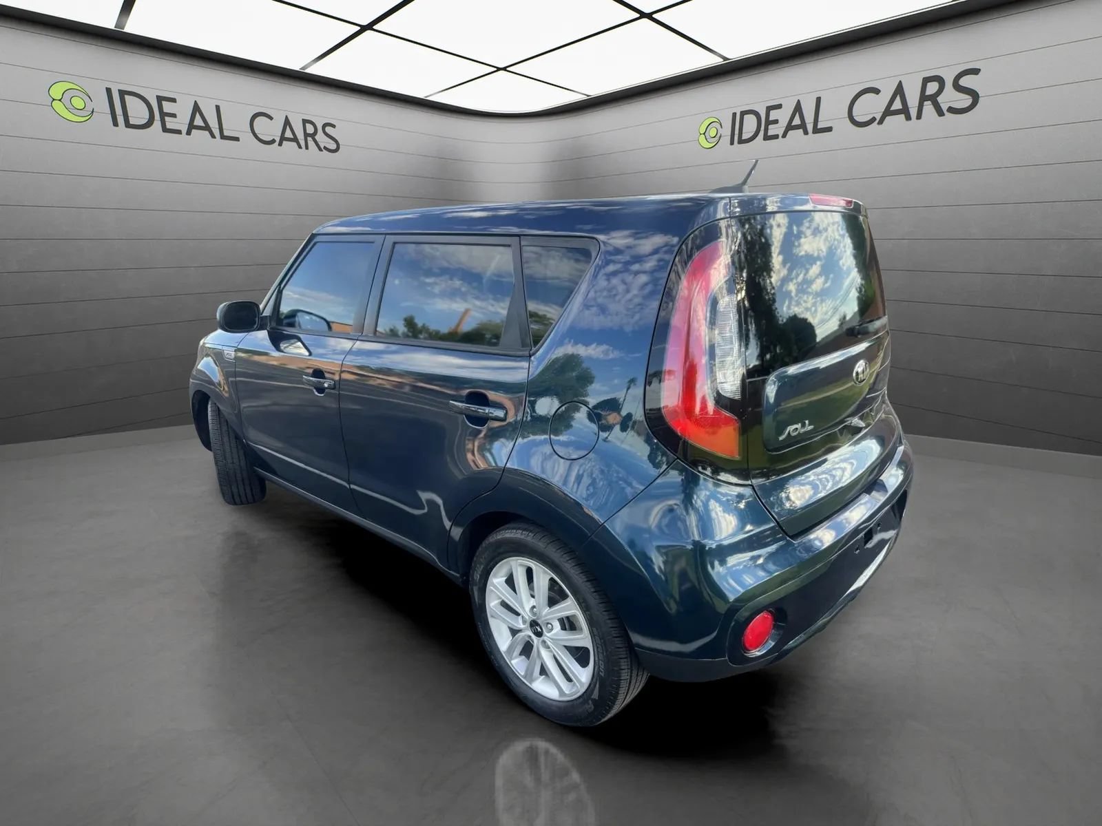 Used 2017 Kia Soul + FWD image 6