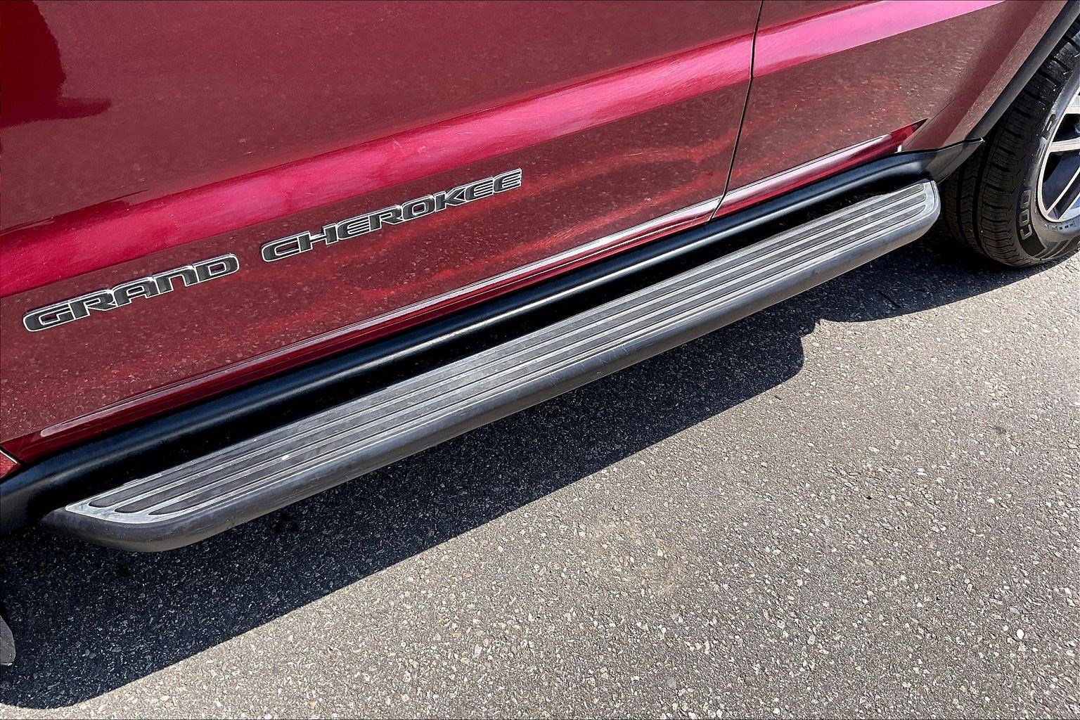 Used 2017 Jeep Grand Cherokee Limited image 33