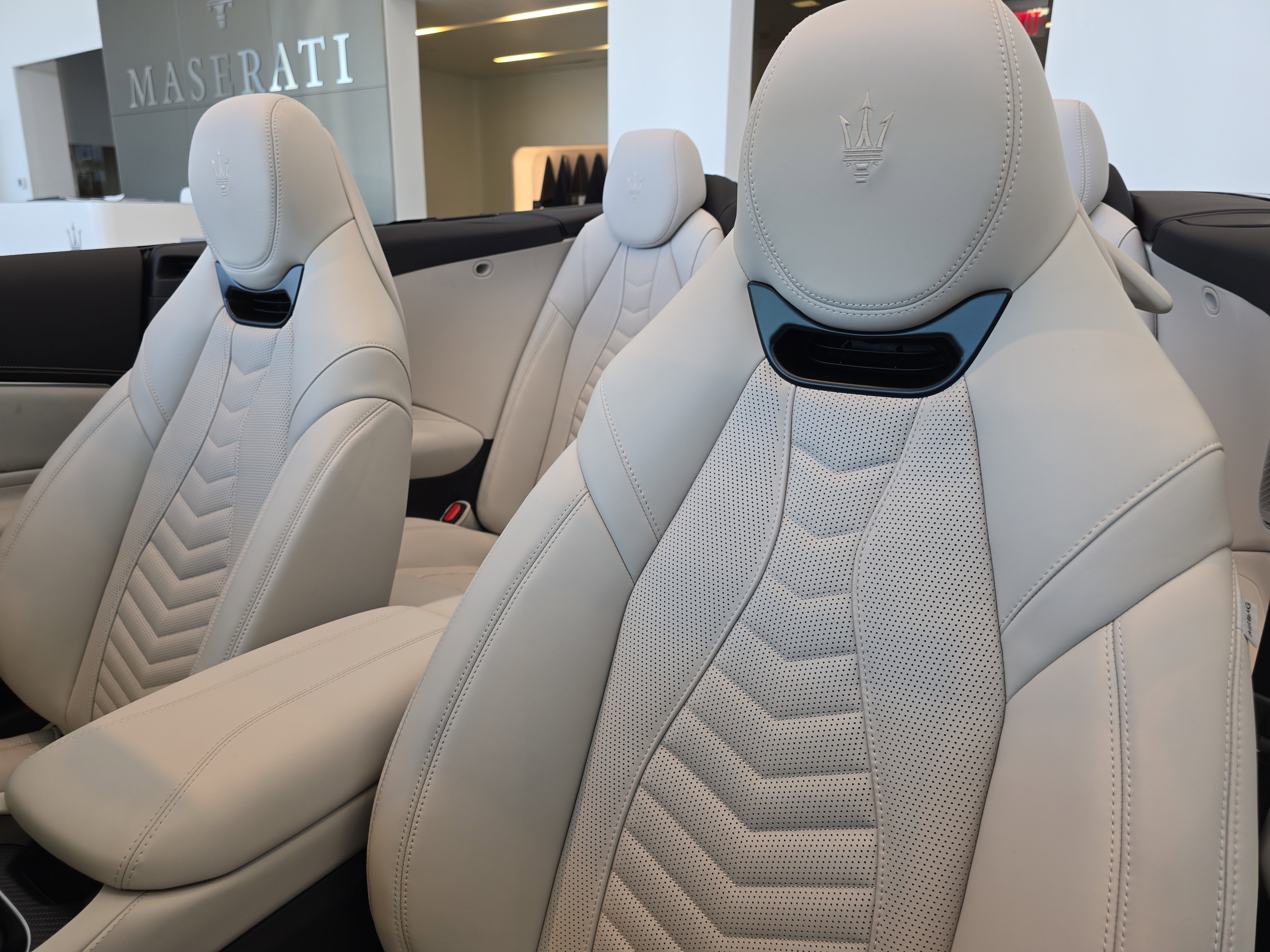 New 2026 Maserati GranCabrio Modena image 17