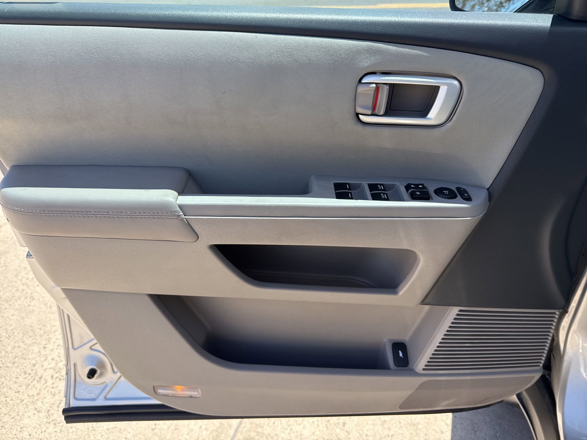 Used 2015 Honda Pilot LX image 23