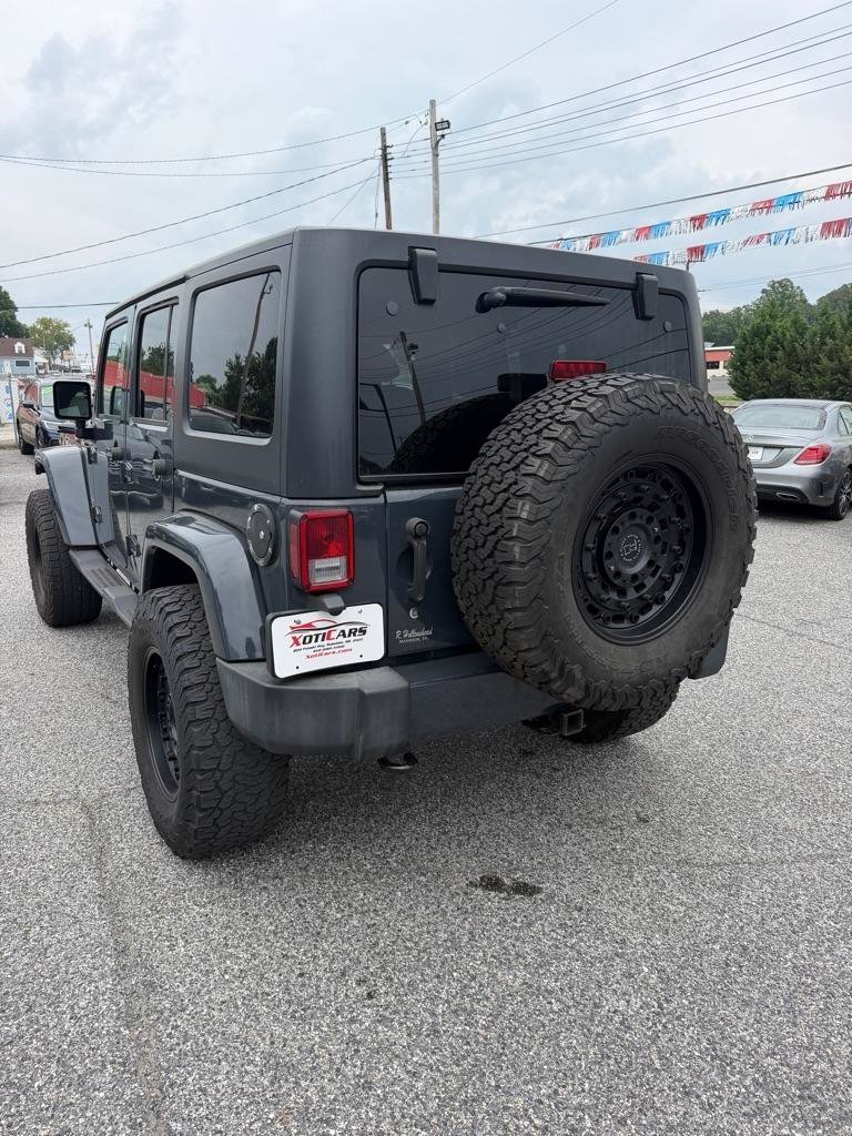 Used 2017 Jeep Wrangler Unlimited Sahara w/ Connectivity Group AWD/4WD image 6