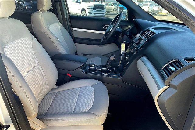 Used 2019 Ford Explorer Base w/ Class III Trailer Tow Package image 7