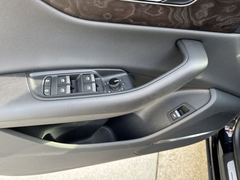 Used 2021 Audi Q8 Premium Plus w/ Premium Plus Package image 41