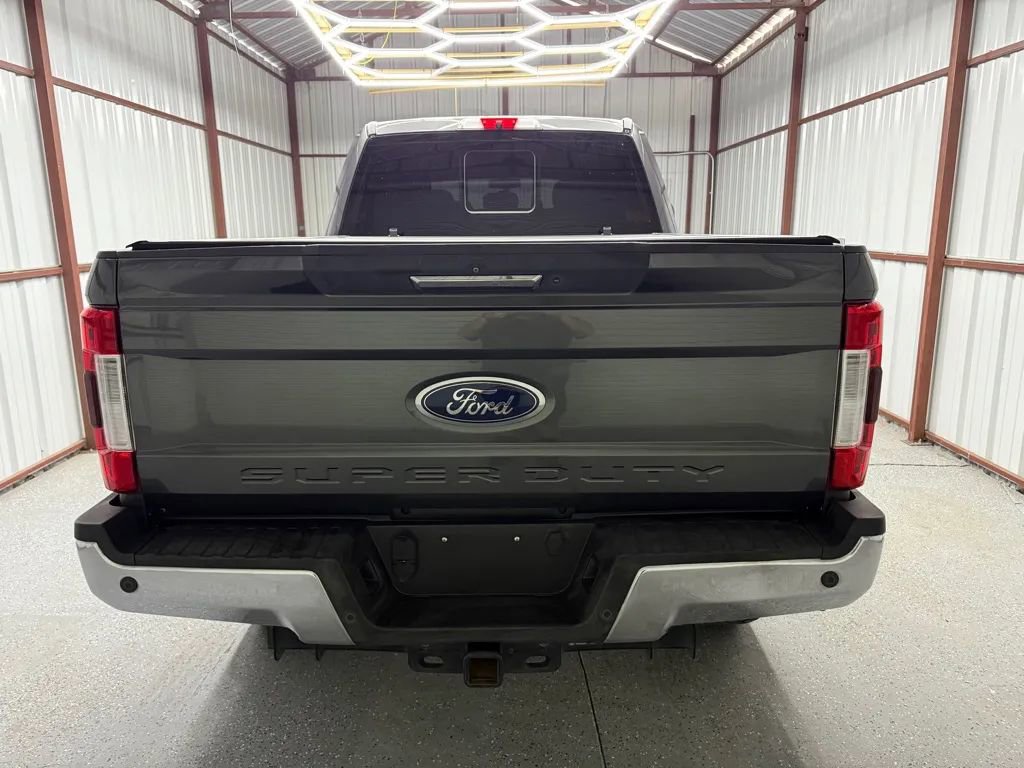 Used 2017 Ford F250 Lariat w/ Chrome Package image 5