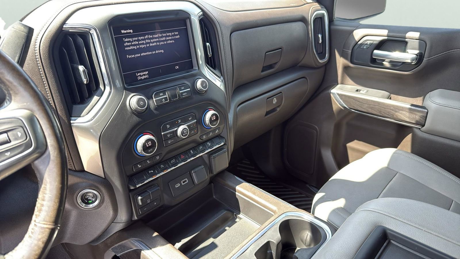 Used 2022 Chevrolet Silverado 1500 LTZ w/ Z71 Off-Road Package image 19