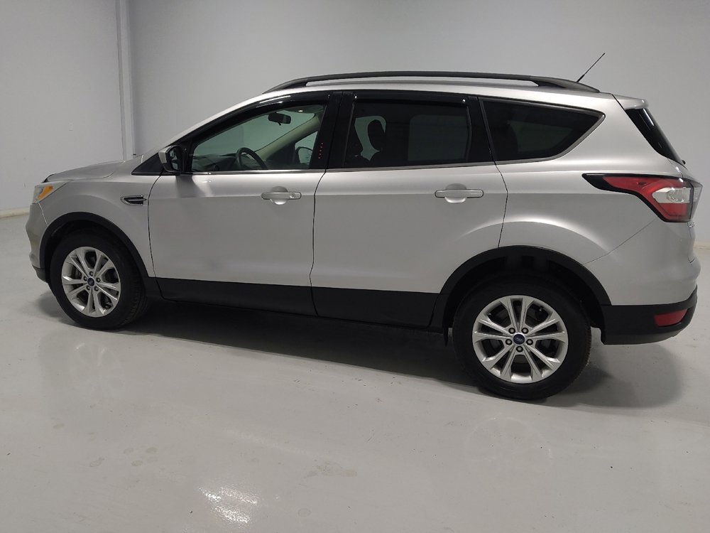 Used 2018 Ford Escape SE image 3