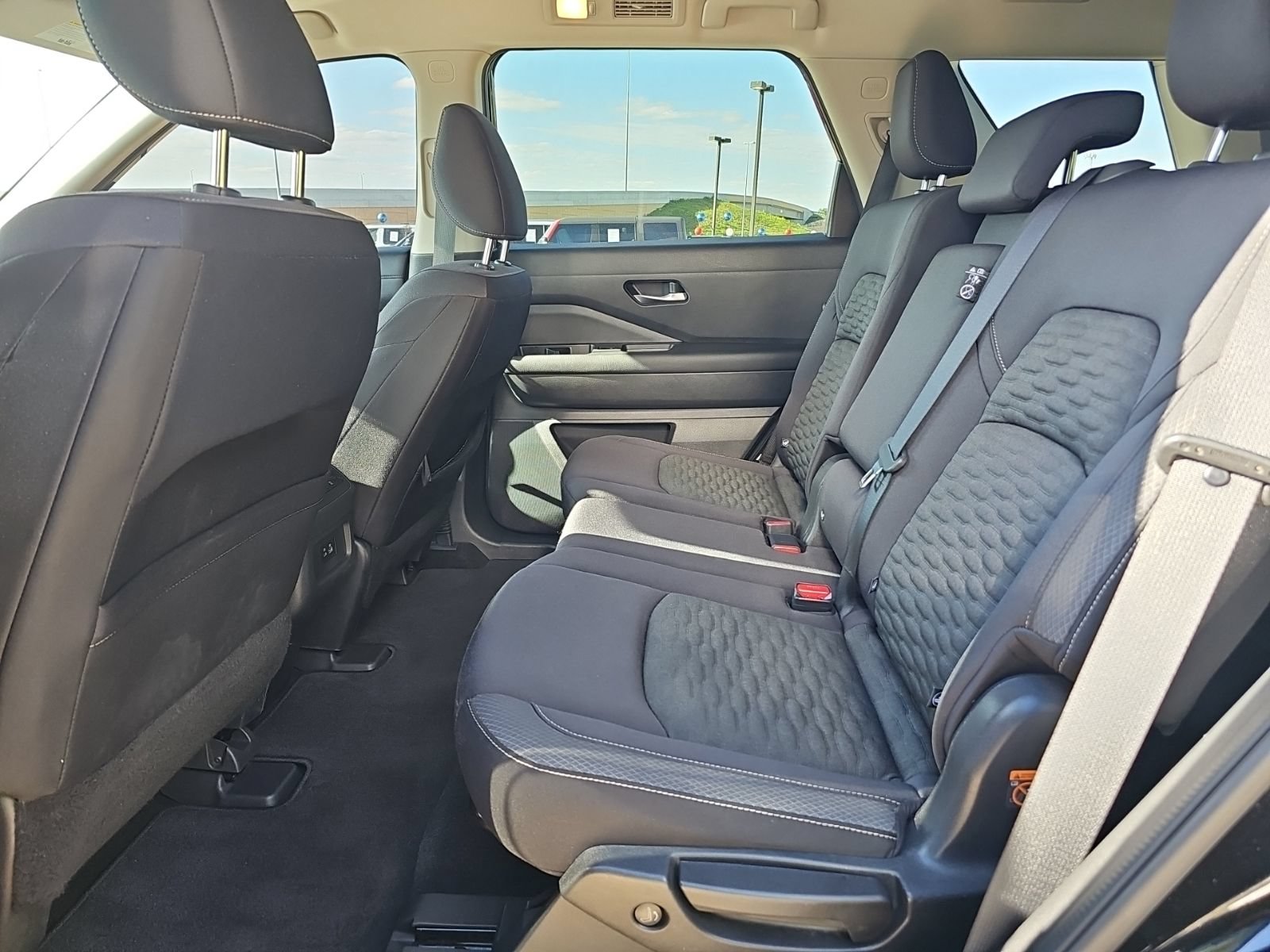 Used 2022 Nissan Pathfinder SV AWD/4WD image 30