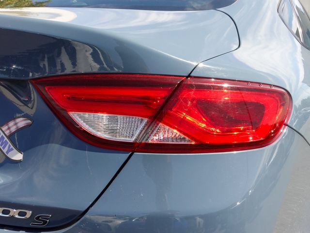 Used 2015 Chrysler 200 S FWD image 6