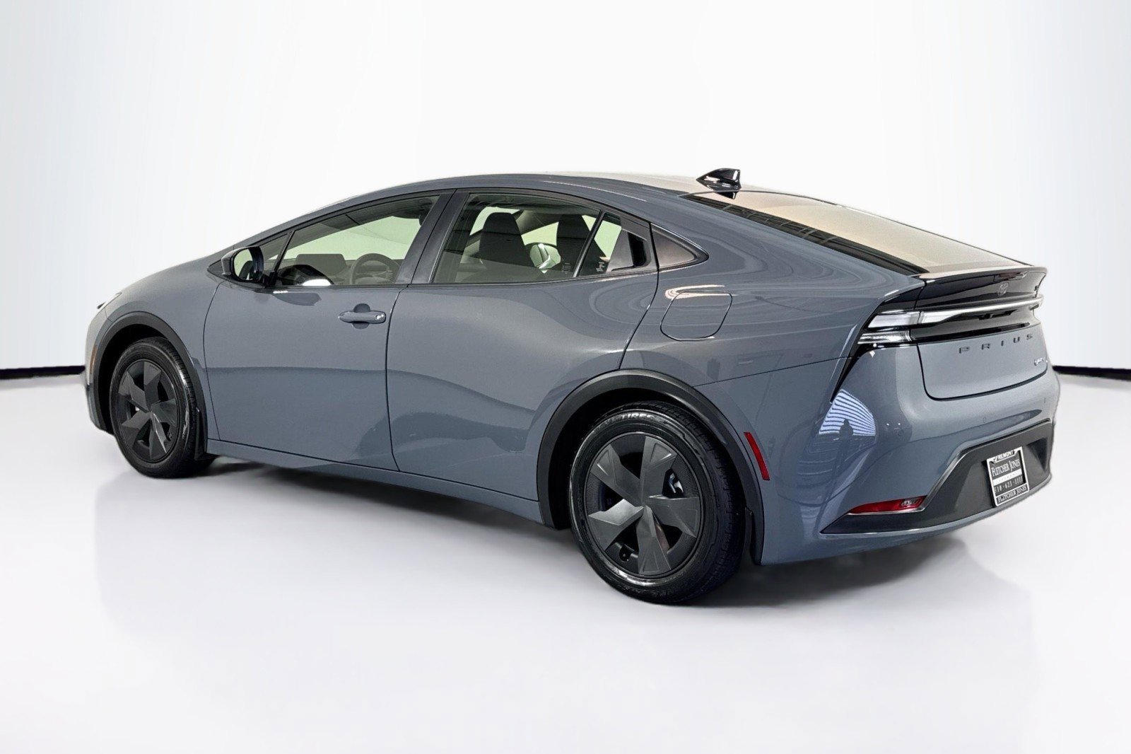 Used 2026 Toyota Prius Plug-In Hybrid FWD image 7