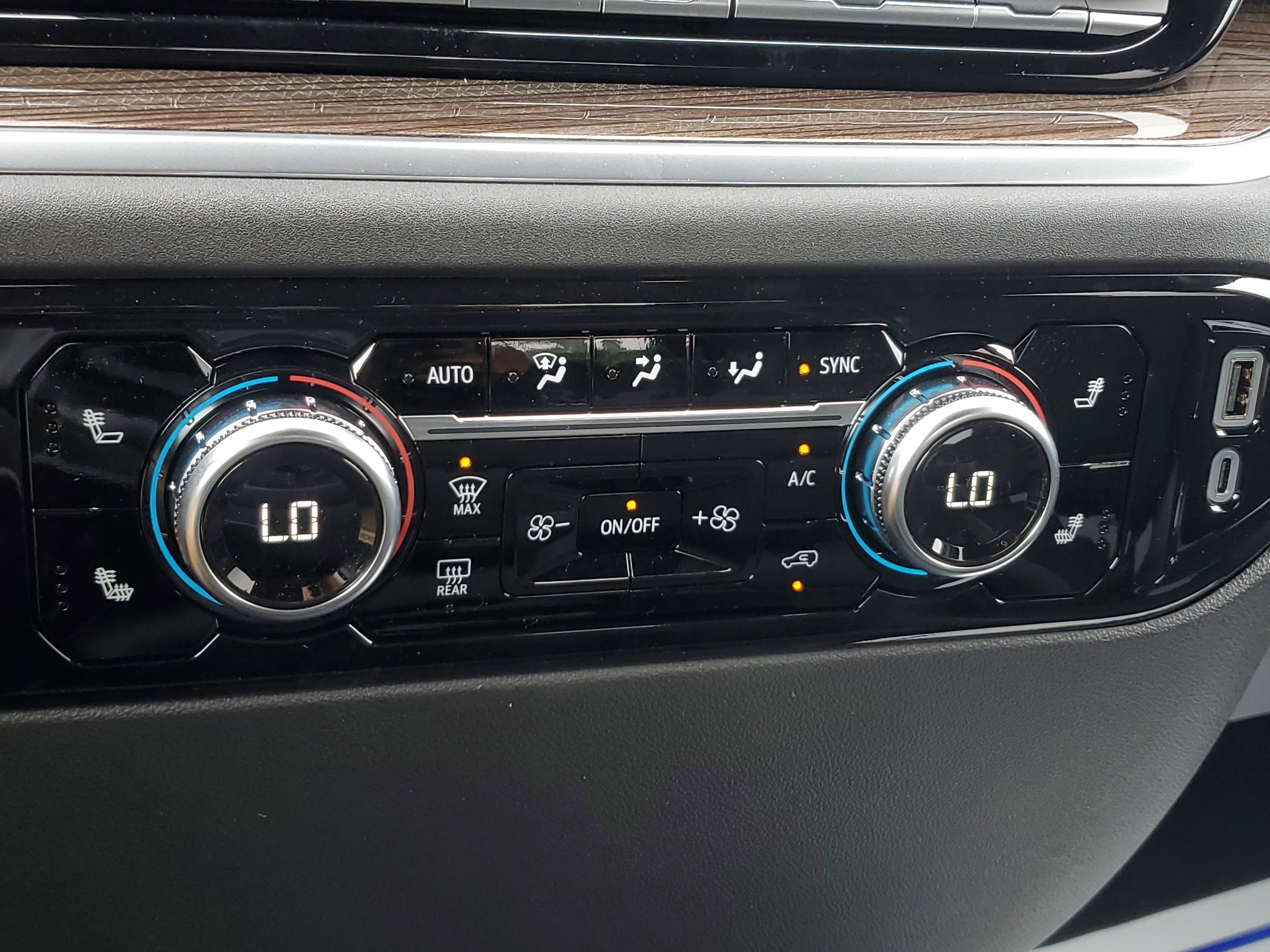 New 2025 GMC Sierra 1500 Elevation image 29