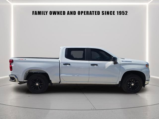 Used 2024 Chevrolet Silverado 1500 LT AWD/4WD image 2