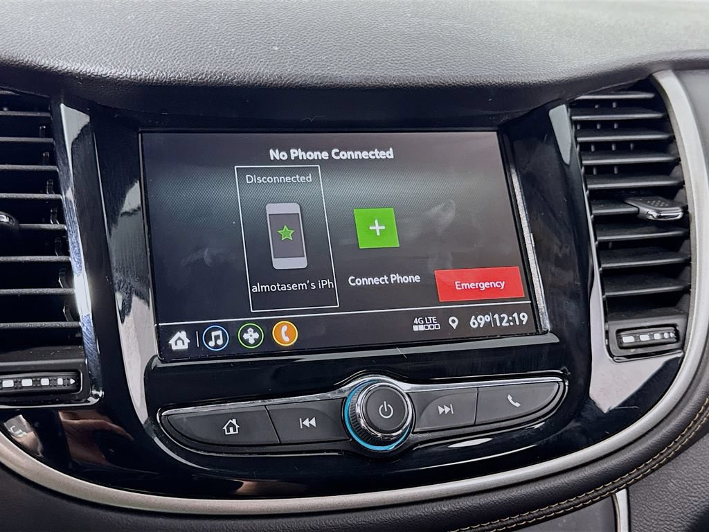 Used 2019 Chevrolet Trax LT w/ LT Convenience Package FWD image 23