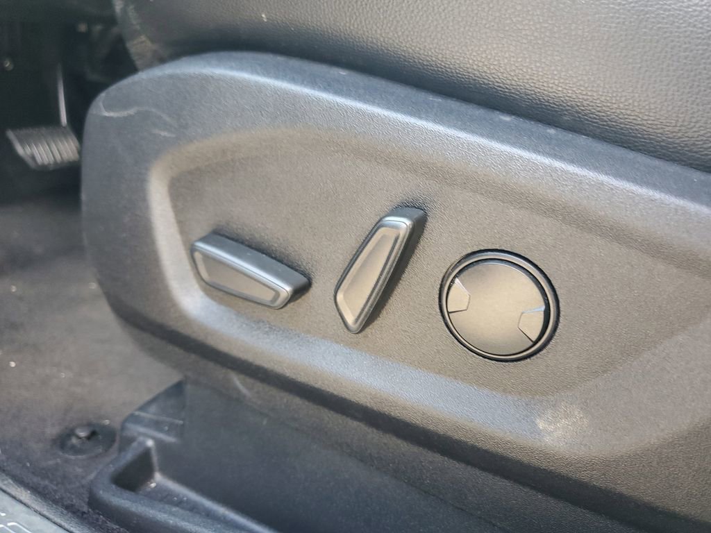 Used 2024 Ford Edge Titanium image 21