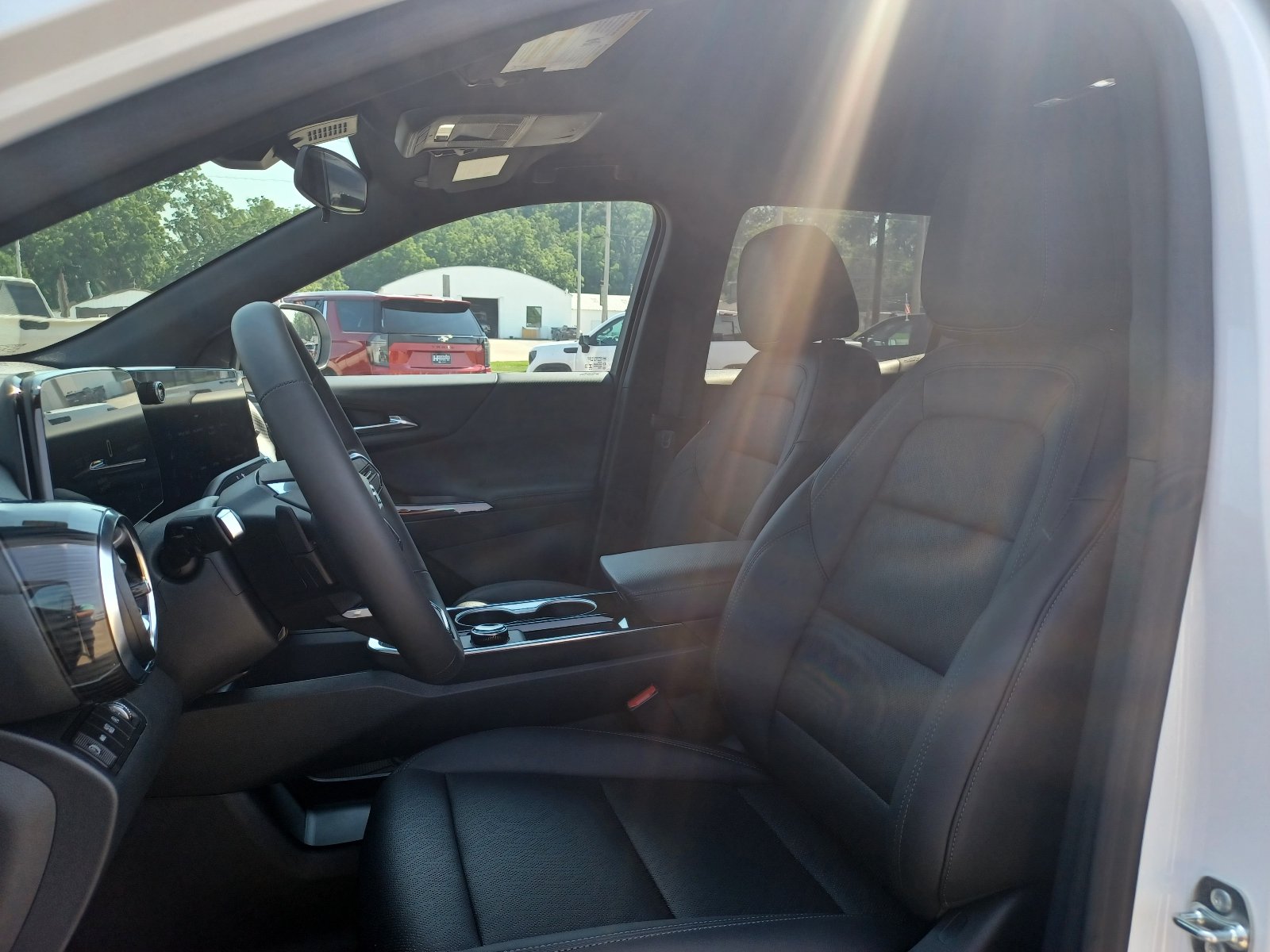 New 2027 Chevrolet Equinox LT w/ Convenience Package II AWD/4WD image 11