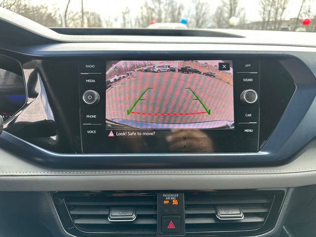 Used 2024 Volkswagen Taos SE image 40