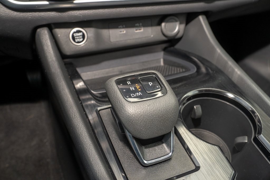 Used 2023 Nissan Rogue S image 15