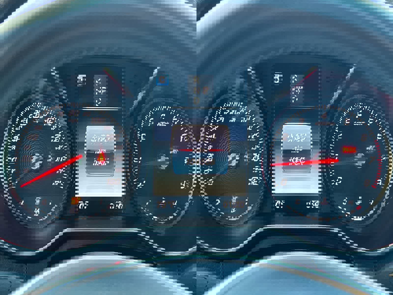 Used 2018 Mercedes-Benz GLC 300 4MATIC Coupe image 25