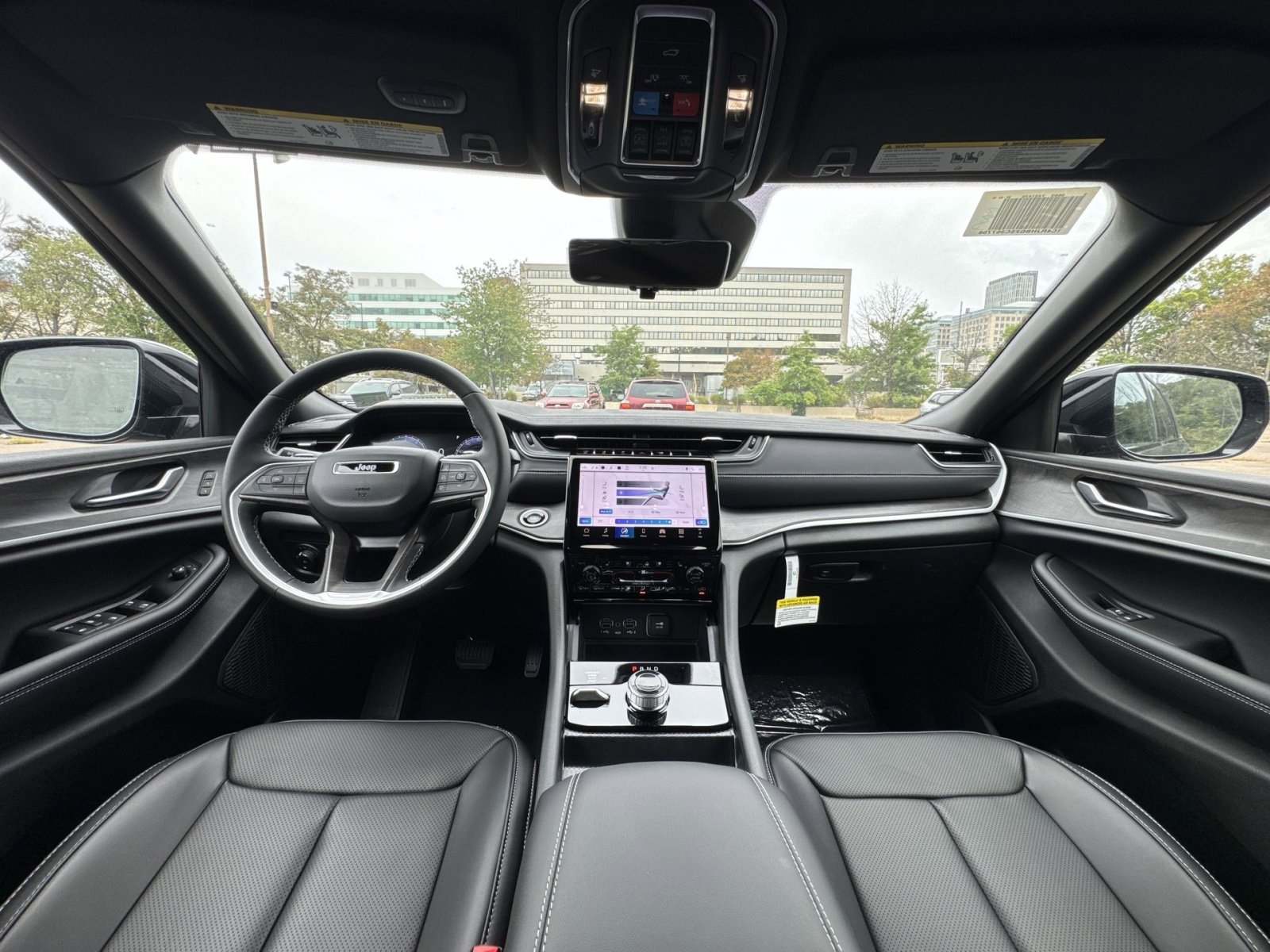 New 2025 Jeep Grand Cherokee Limited w/ Luxury Tech Group II image 23