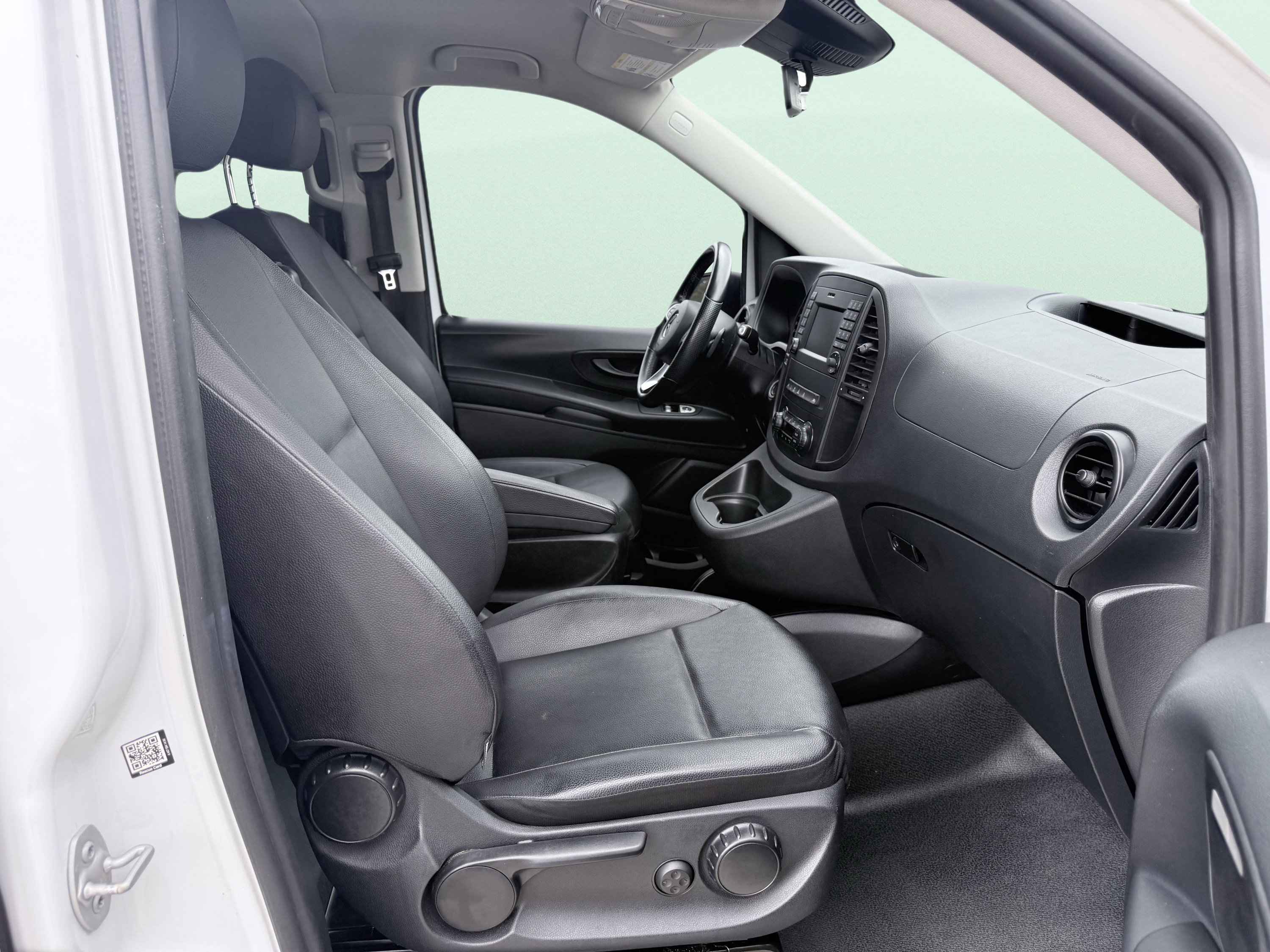 Used 2018 Mercedes-Benz Metris Passenger image 44