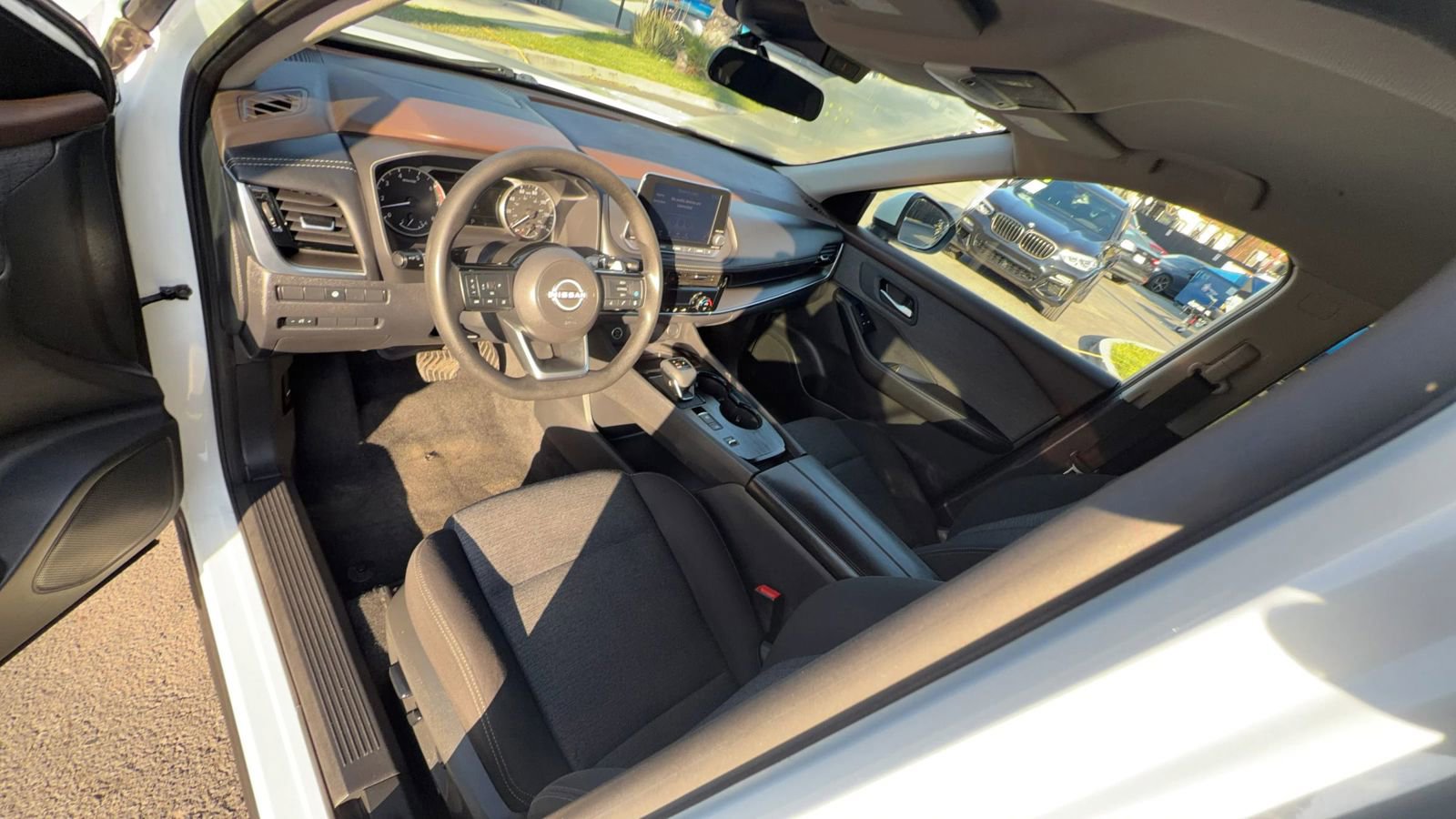 Used 2023 Nissan Rogue SV FWD image 12