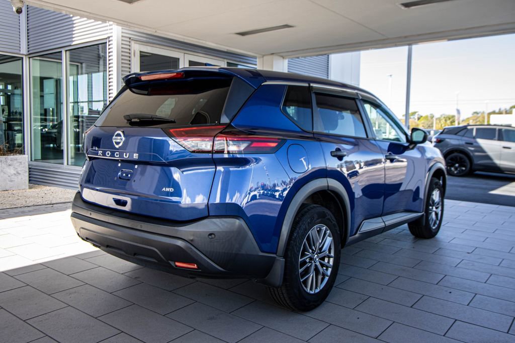 Used 2021 Nissan Rogue S image 2