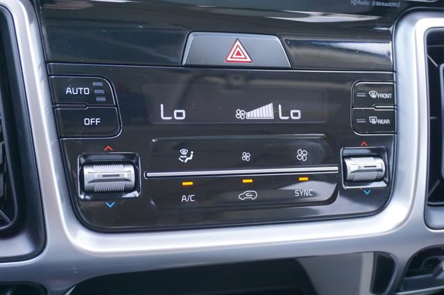 Used 2023 Kia Sorento EX w/ Panoramic Sunroof Package FWD image 13