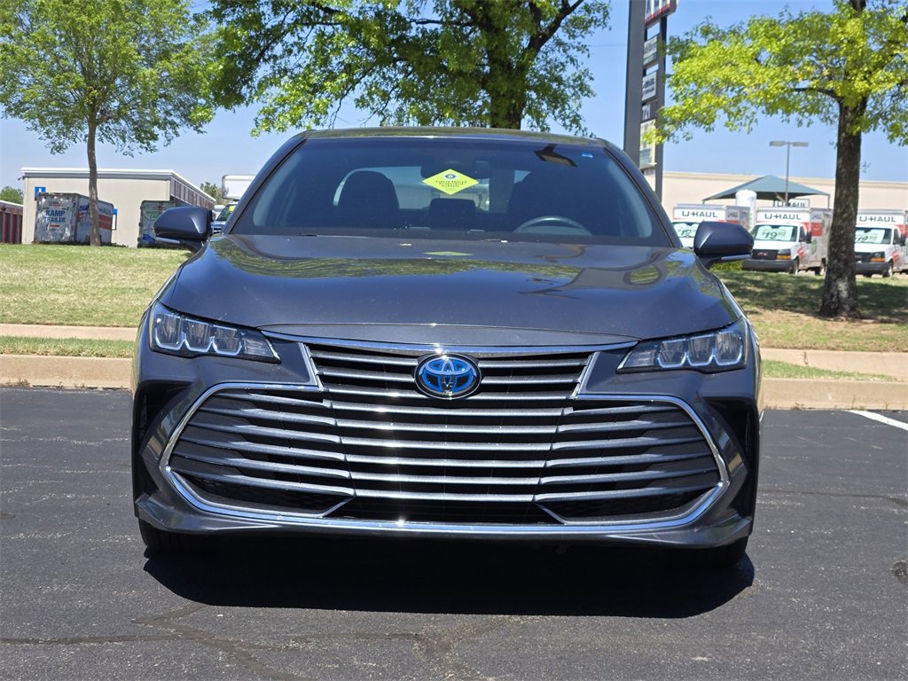Used 2020 Toyota Avalon XLE FWD image 2