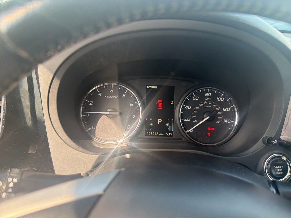 Used 2015 Mitsubishi Outlander SE image 12