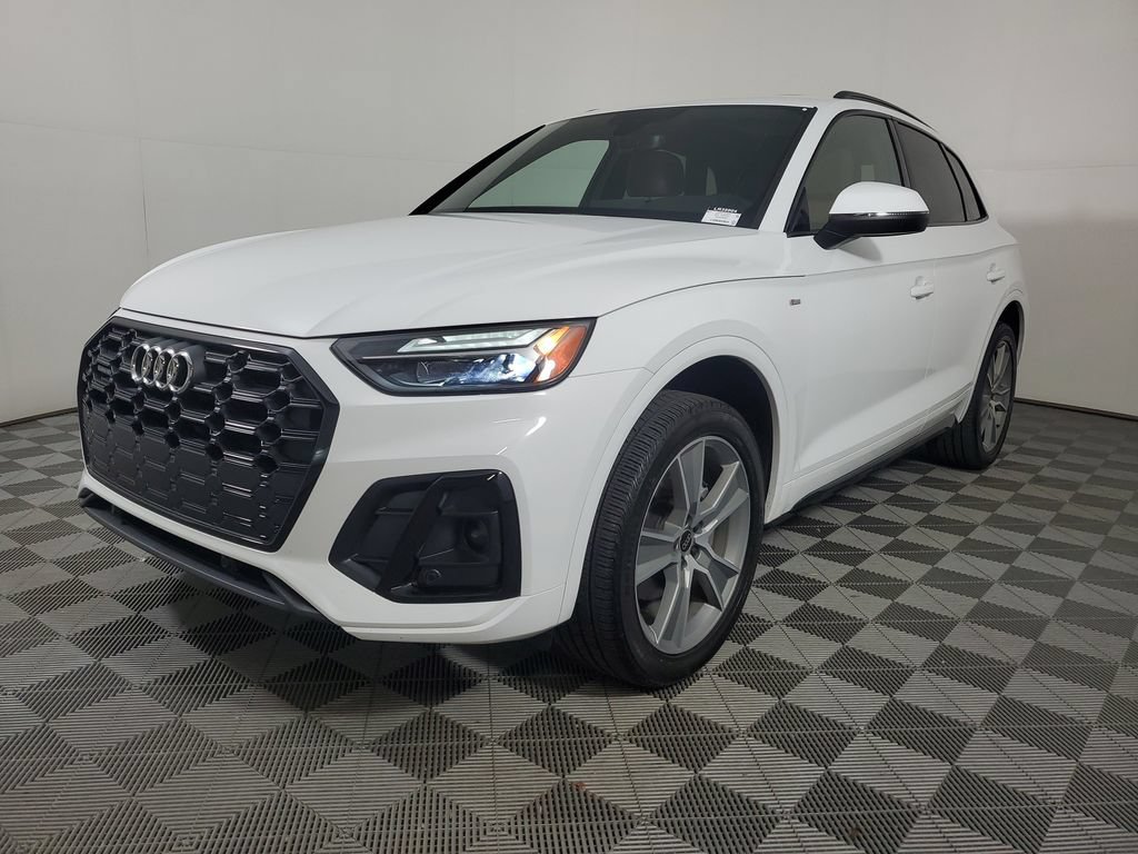 Used 2025 Audi Q5 2.0T Premium w/ Convenience Plus Package AWD/4WD image 3