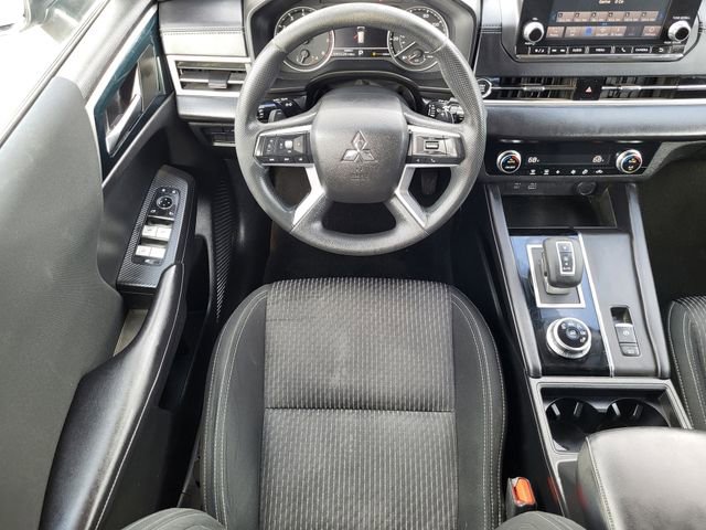 Used 2022 Mitsubishi Outlander ES image 21