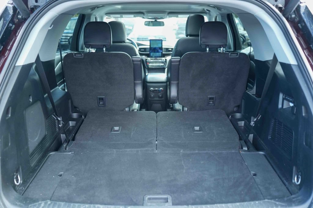 Used 2023 Ford Explorer Limited w/ Limited Technology Package AWD/4WD image 11