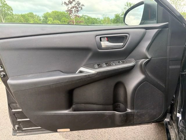 Used 2017 Toyota Camry LE FWD image 15