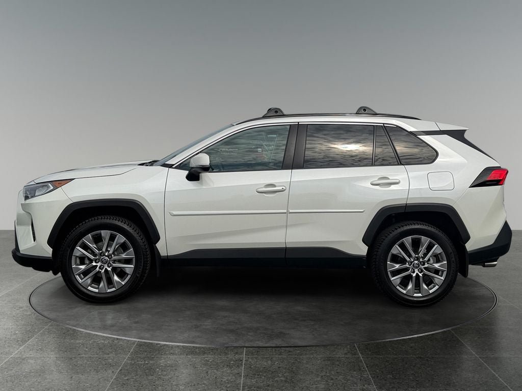 Used 2021 Toyota RAV4 XLE Premium AWD/4WD image 5