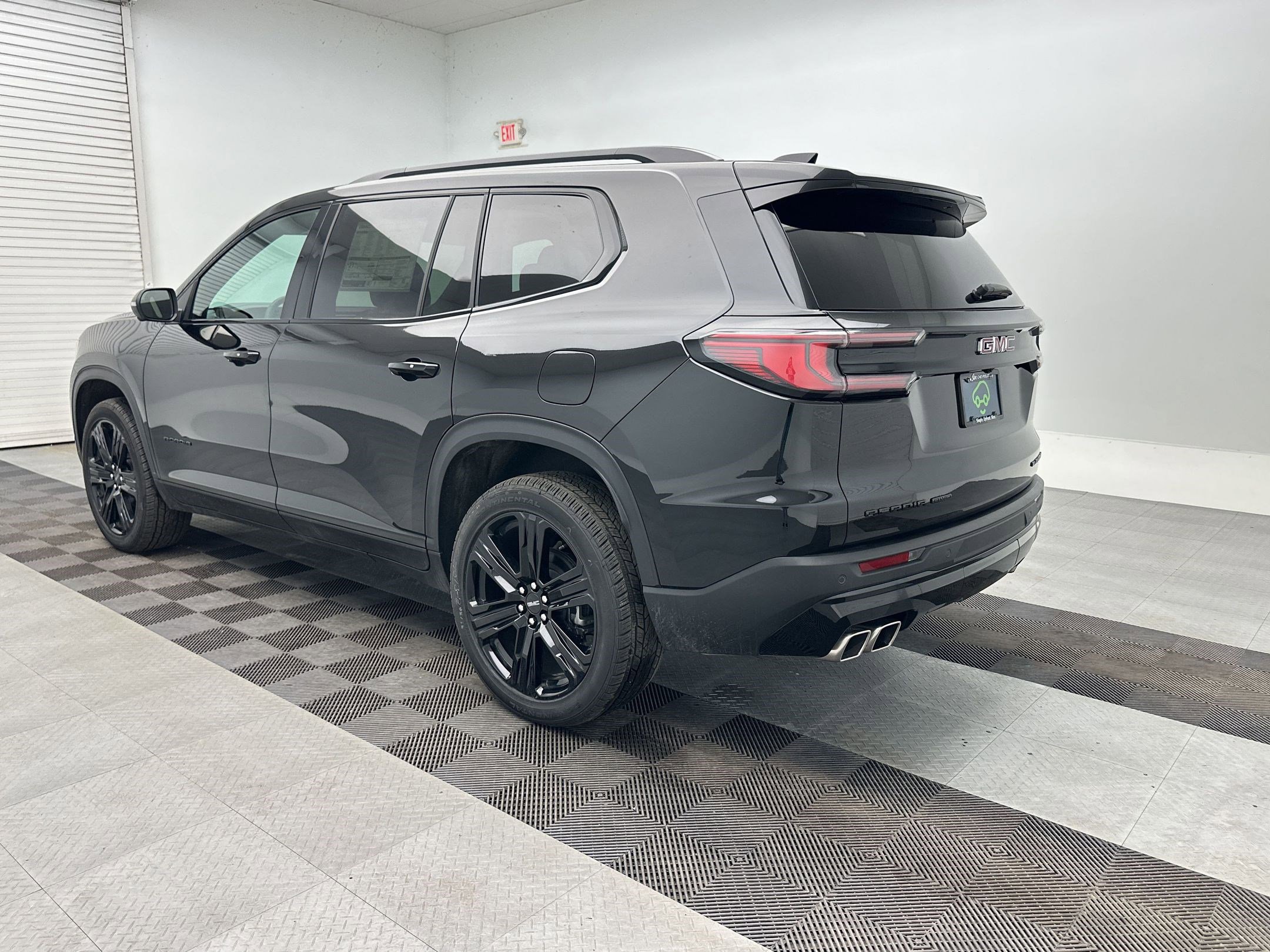 Used 2025 GMC Acadia Elevation w/ Elevation Premium Package image 3