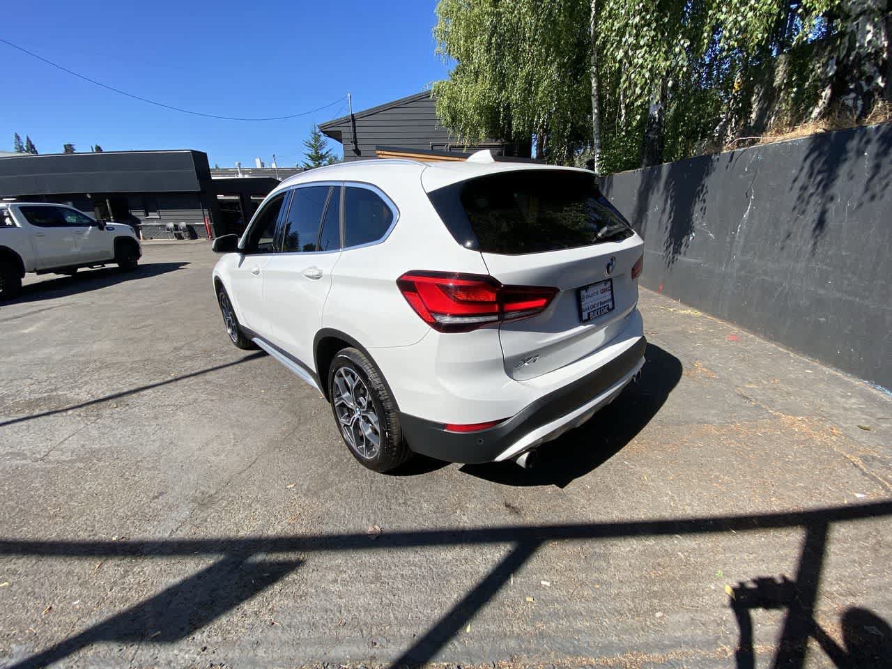 Used 2021 BMW X1 xDrive28i w/ Premium Package AWD/4WD image 4