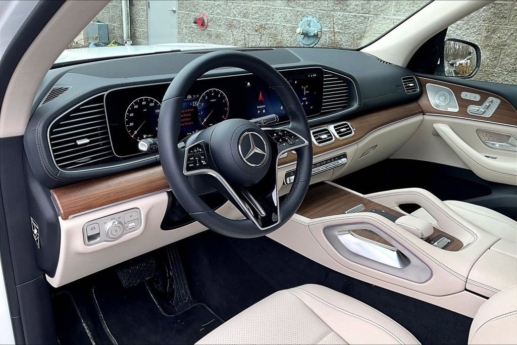 Used 2026 Mercedes-Benz GLS 450 4MATIC image 13