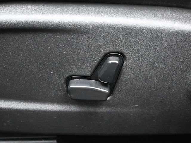 Used 2023 Chrysler 300 Touring image 13