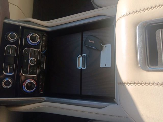 Used 2021 GMC Yukon XL Denali w/ LPO, Illumination Package image 32