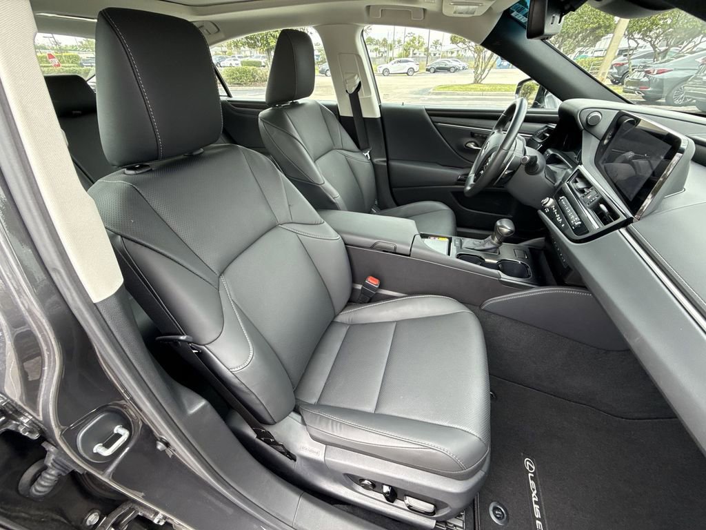 Used 2025 Lexus ES 350 w/ Premium Package FWD image 16