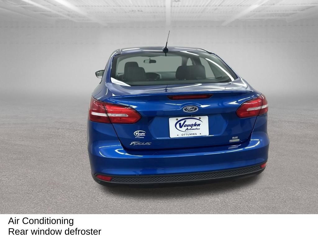 Used 2018 Ford Focus SE w/ SE Appearance Package FWD image 11