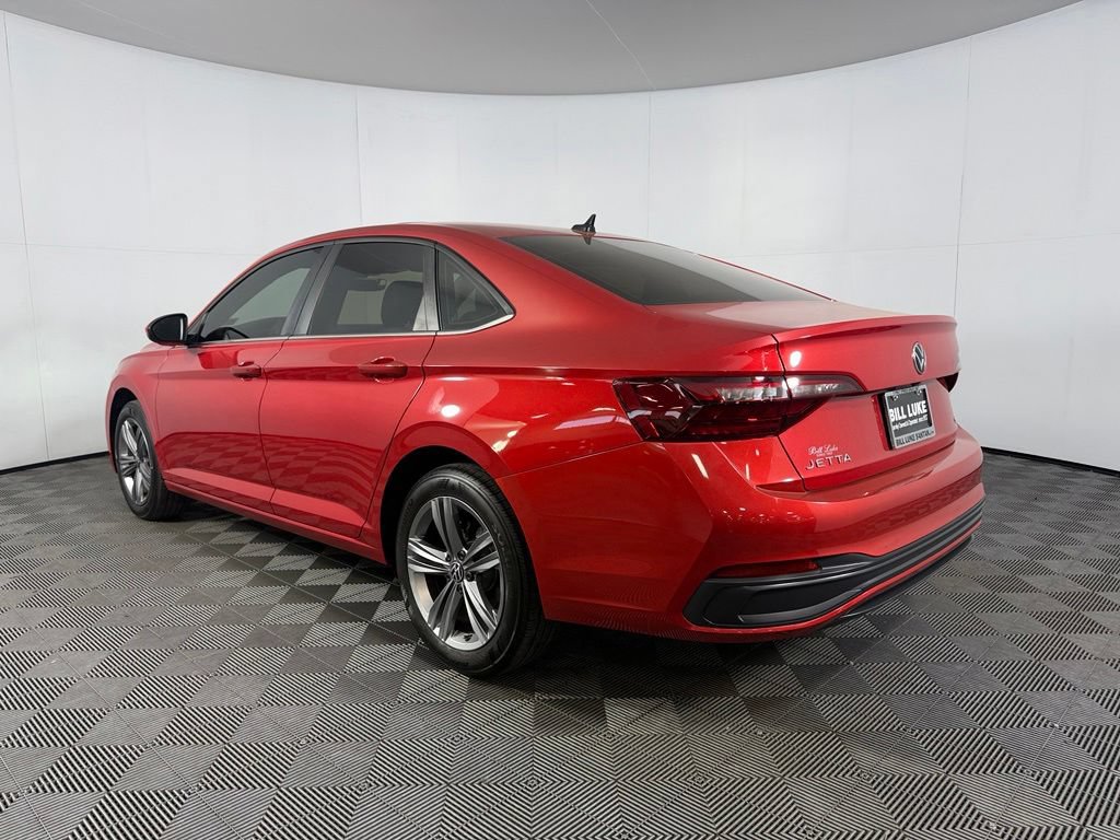 Used 2023 Volkswagen Jetta SE w/ Panoramic Sunroof Package FWD image 9