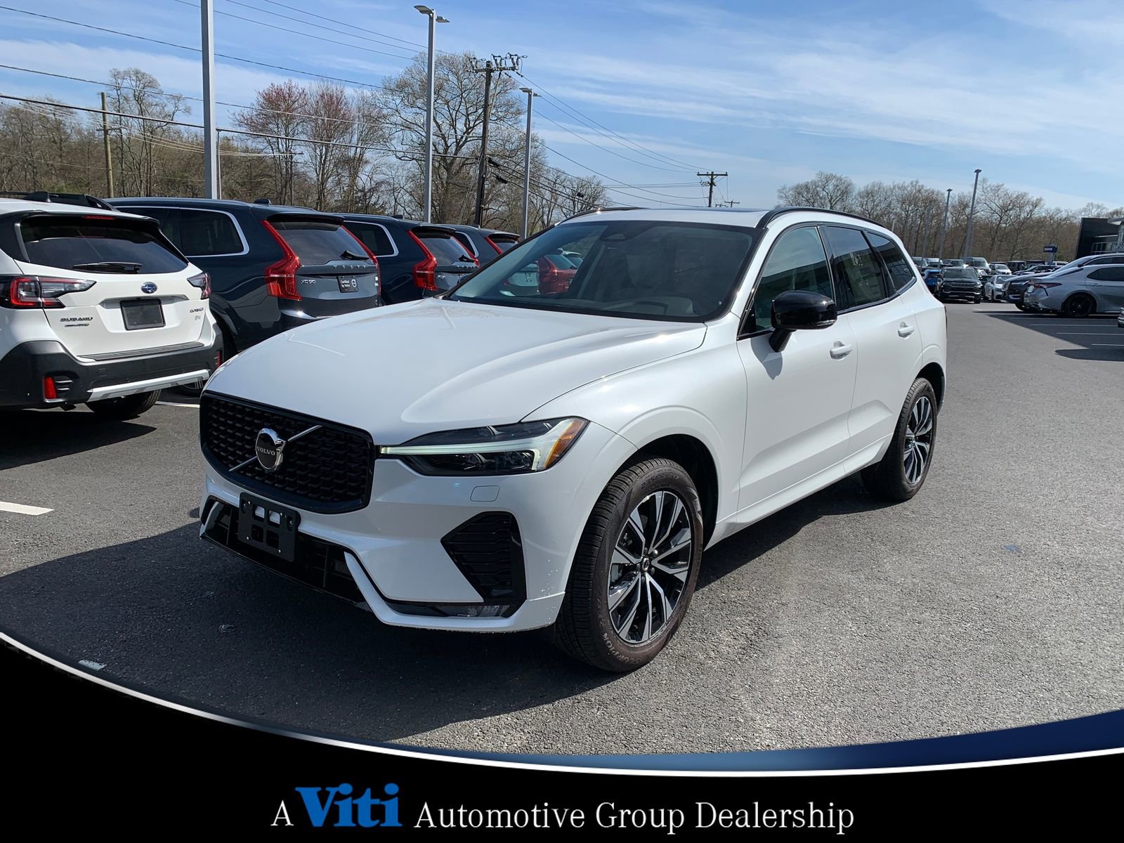 Used 2025 Volvo XC60 B5 Core w/ Climate Package image 4